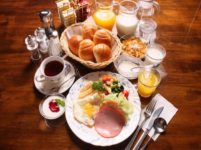 朝食