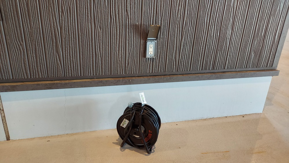 電源