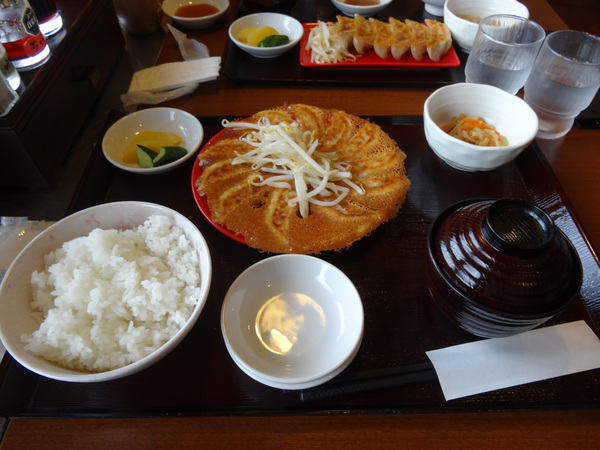 お昼は浜松餃子